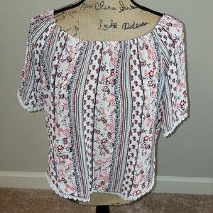 NWOT Stem & Vine white floral top